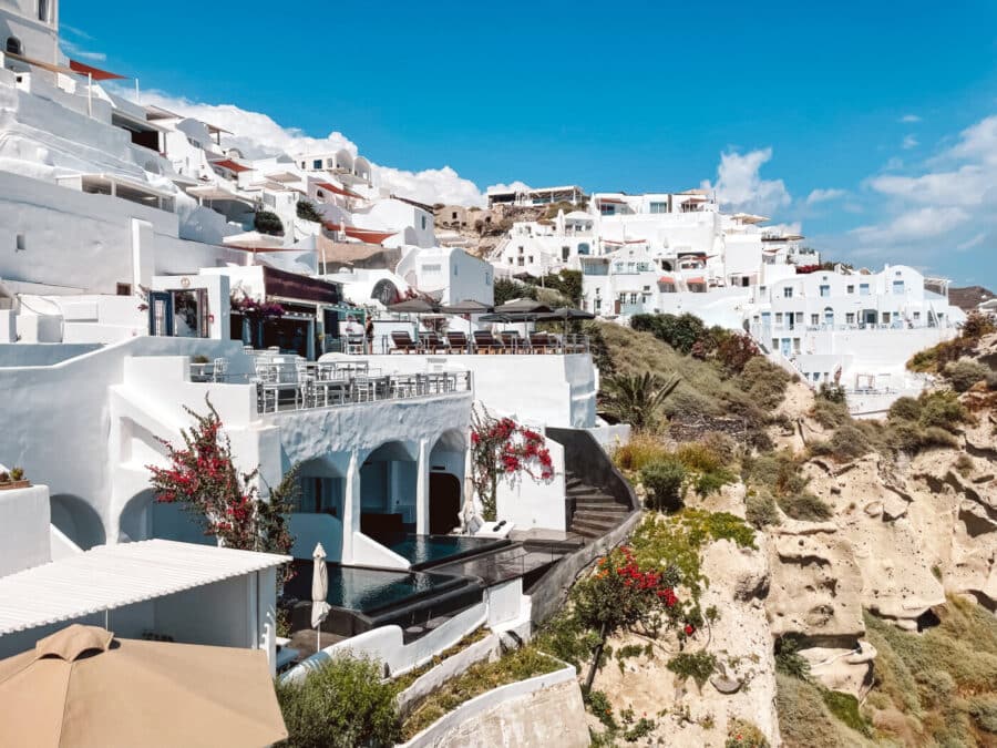 The Greatest Things to do in Oia, Santorini - Cafes and Getaways