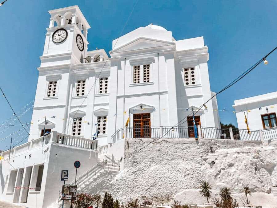 where to stay in Milos