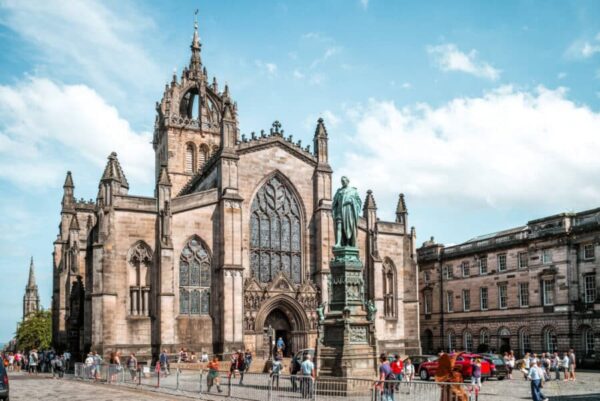 25 Best Things to do in Edinburgh, Scotland - Cafes and Getaways